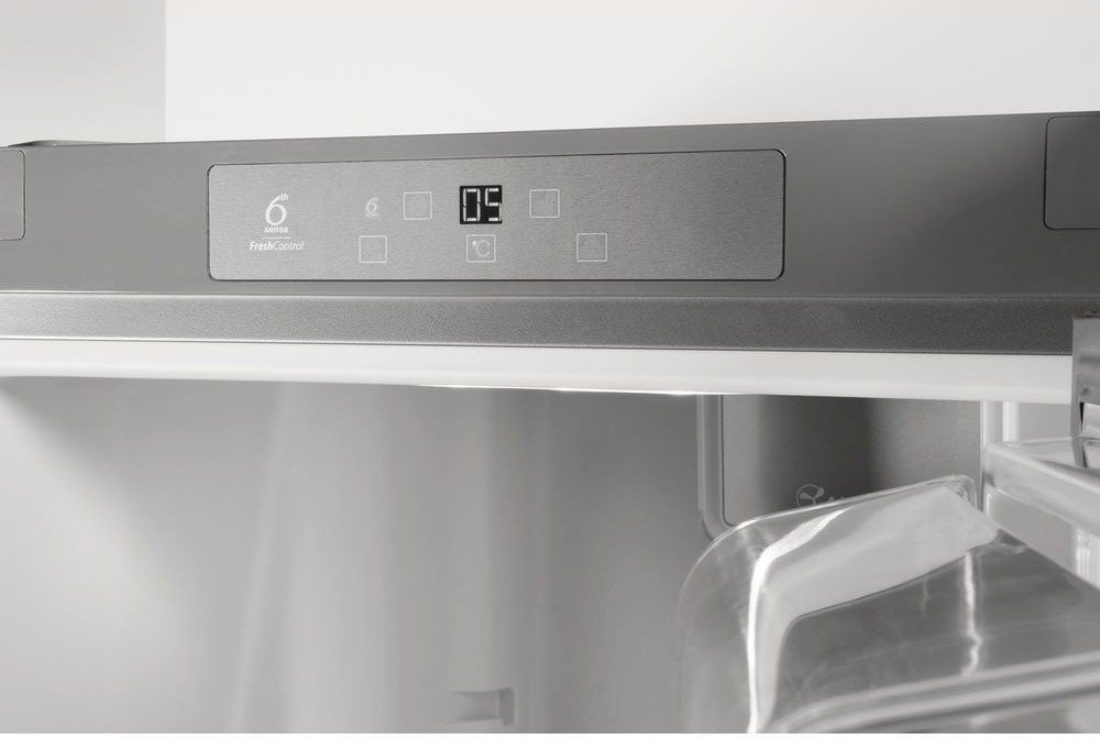 Однокамерный холодильник Whirlpool SW8AM2YXR2